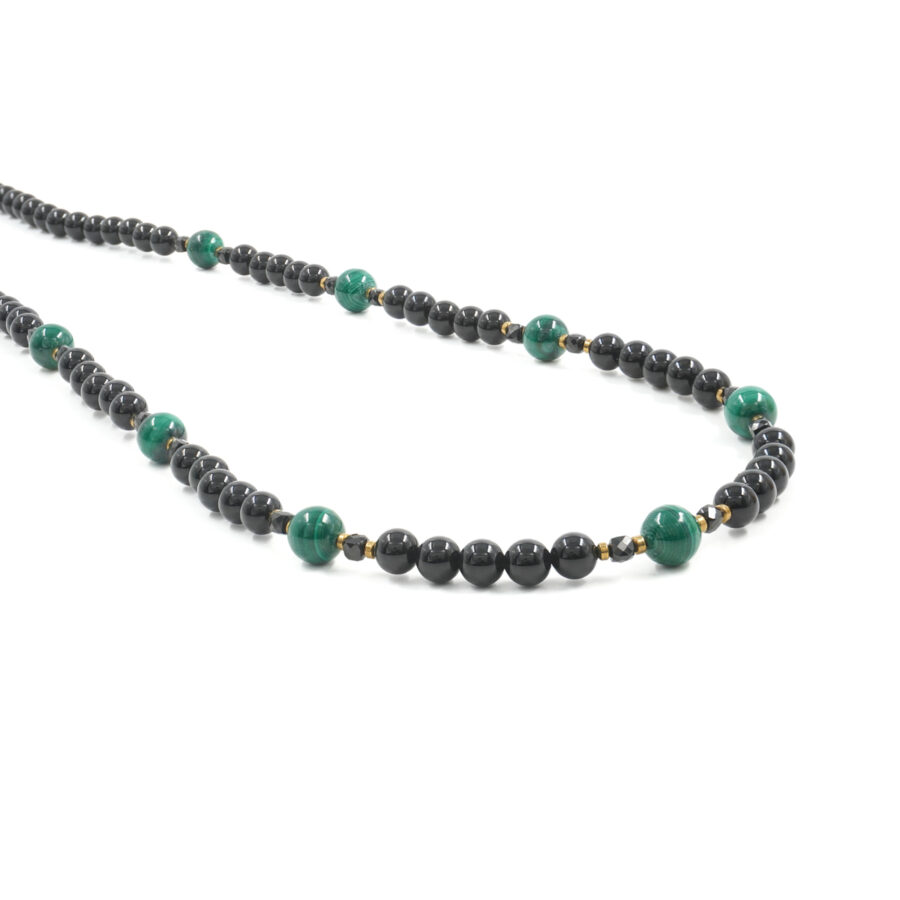 Collana con agata nera, malachite, spinello, ematite, chiusura in argento 925 – Dorato