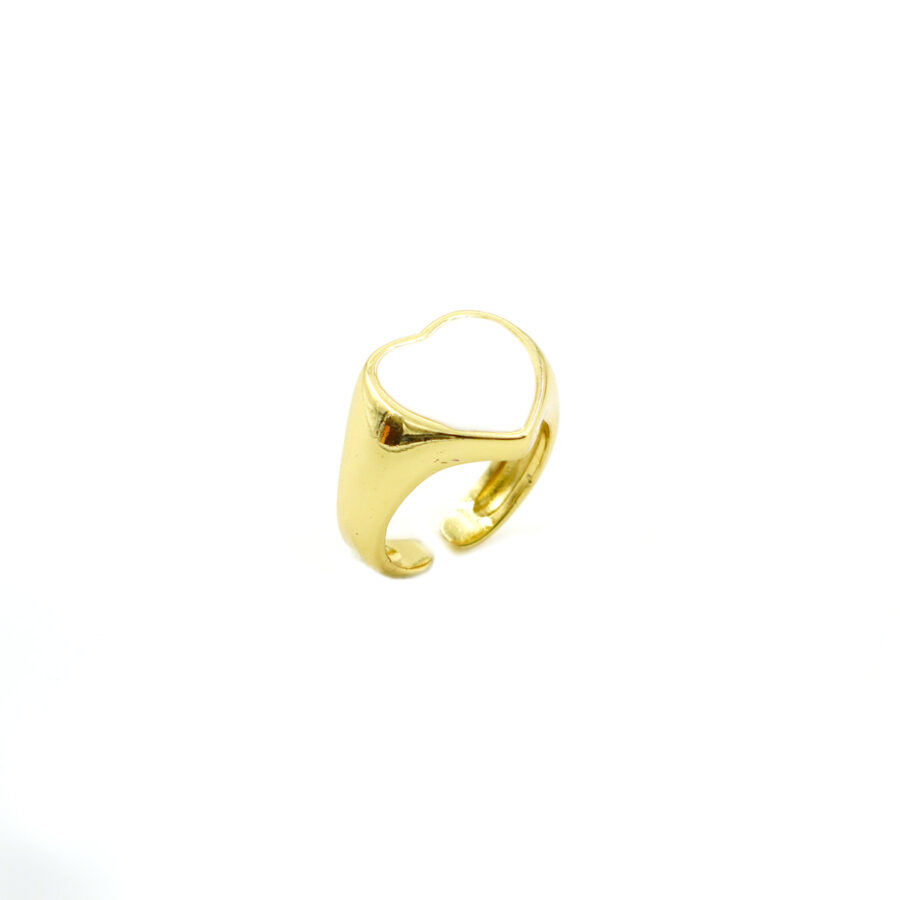 Anello modello Chevalier a forma cuore con smalto bianco