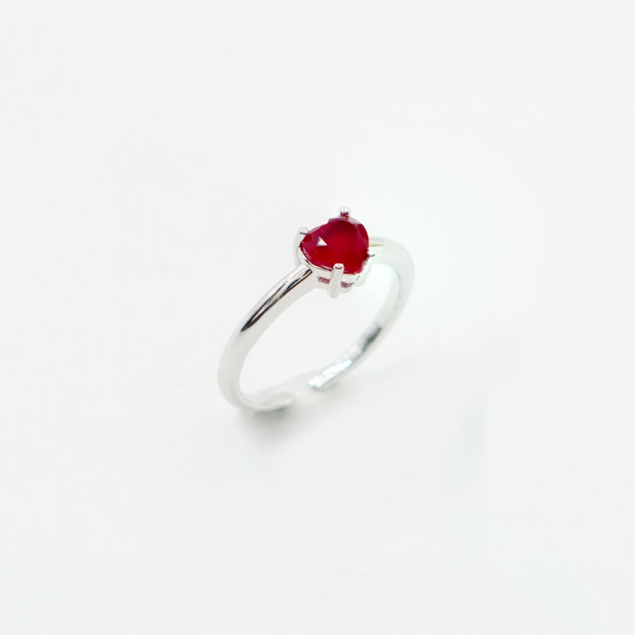 Anello solitario con zircone cuore rosso