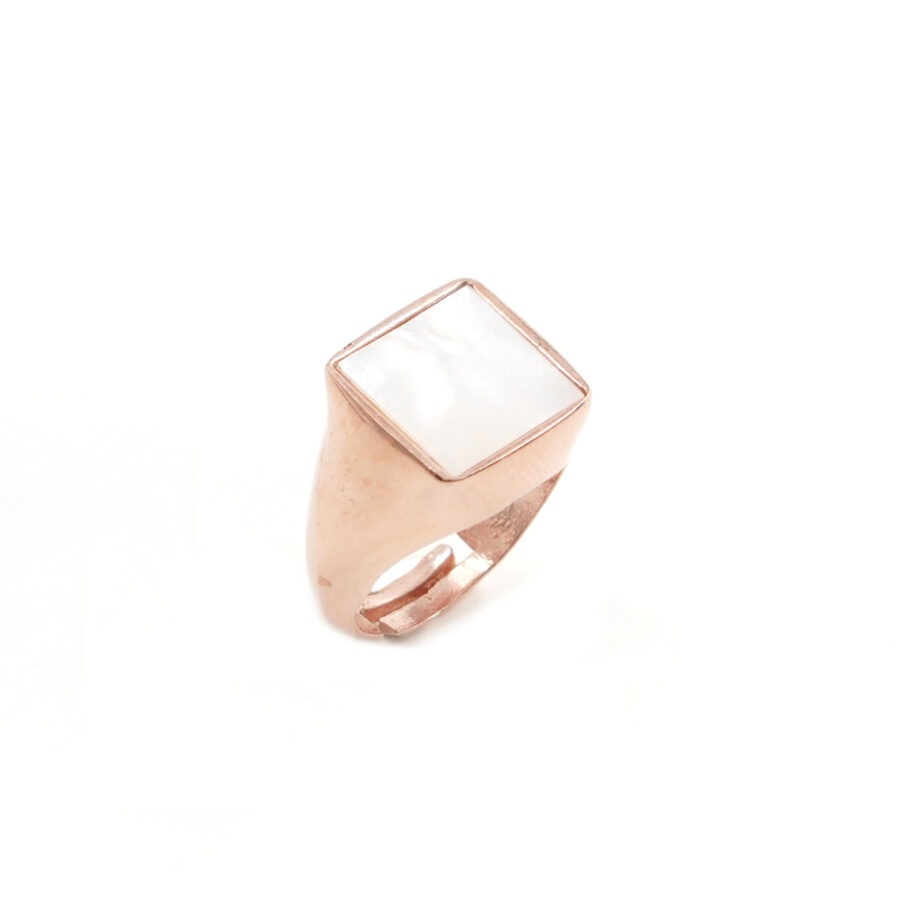 Anello Chevalier in argento 925 con madreperla bianca quadrata – Rosato