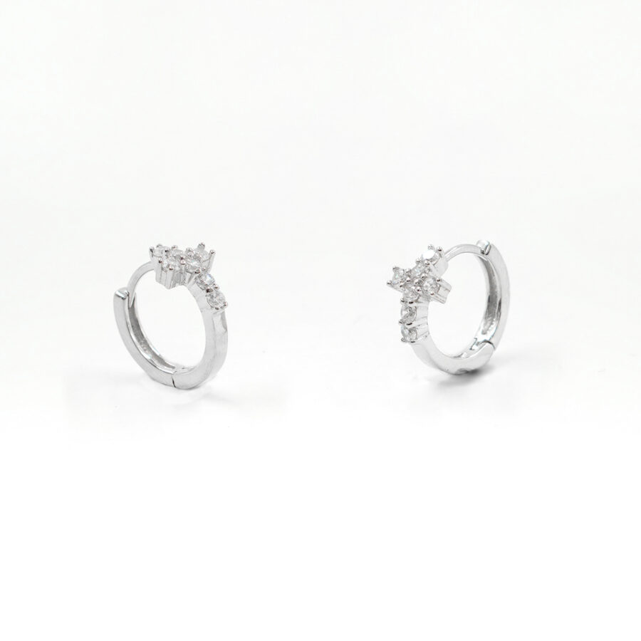 Orecchini in argento 925 con croce zirconi a baionetta 12mm – Rodiato