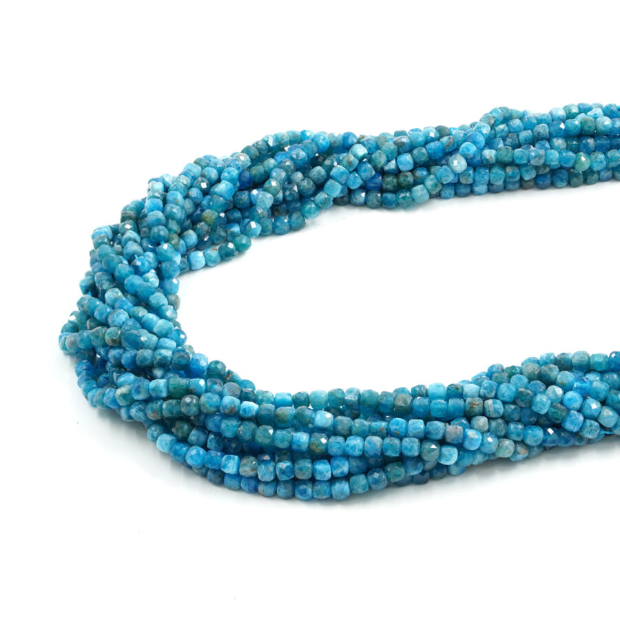 Apatite fili cubi sfaccettati 4,5mm