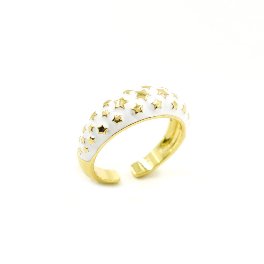 Anello fascia con stelline incise e smalto bianco