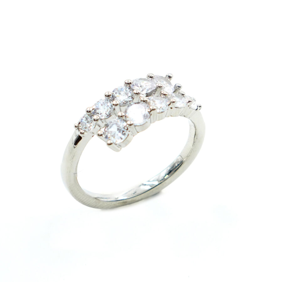 Anello veretta contrarier con zirconi bianchi