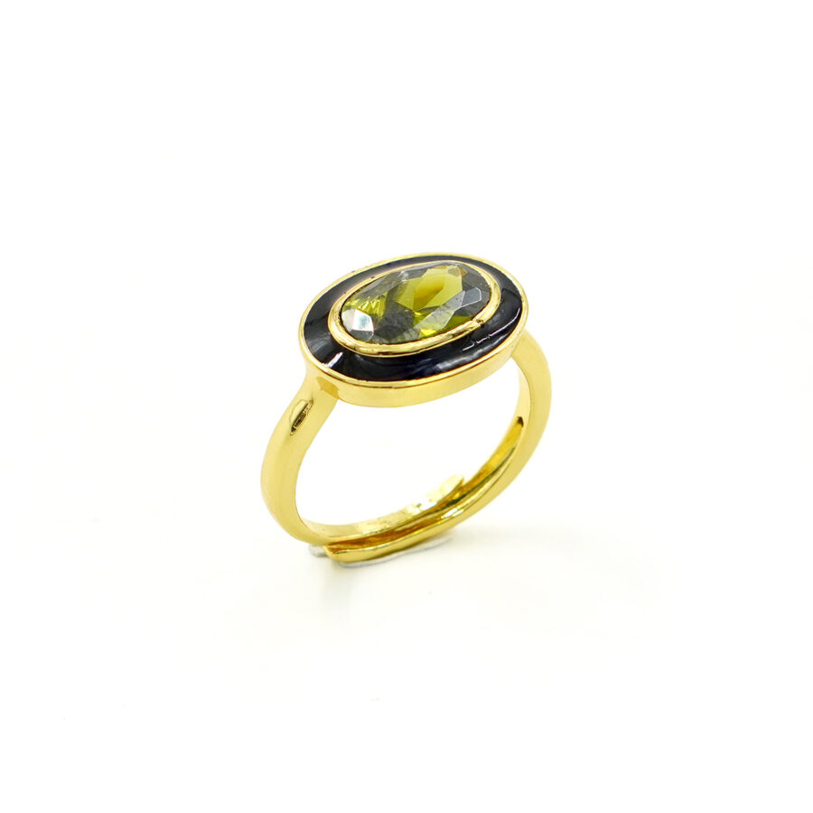 Anello con zircone verde ocra ovale e smalto nero