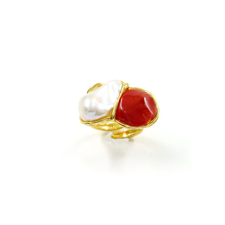 Anello in argento con corallo e perla – Dorato