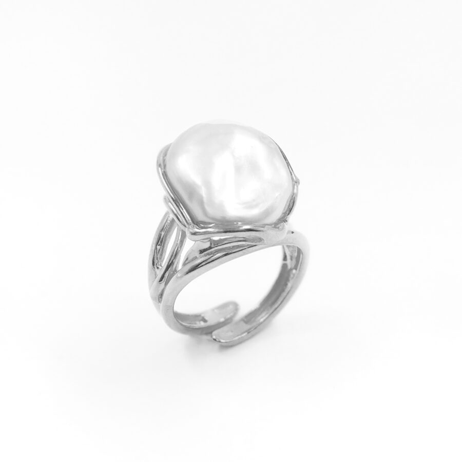Anello in Argento con perla barocca piatta – Rodiato