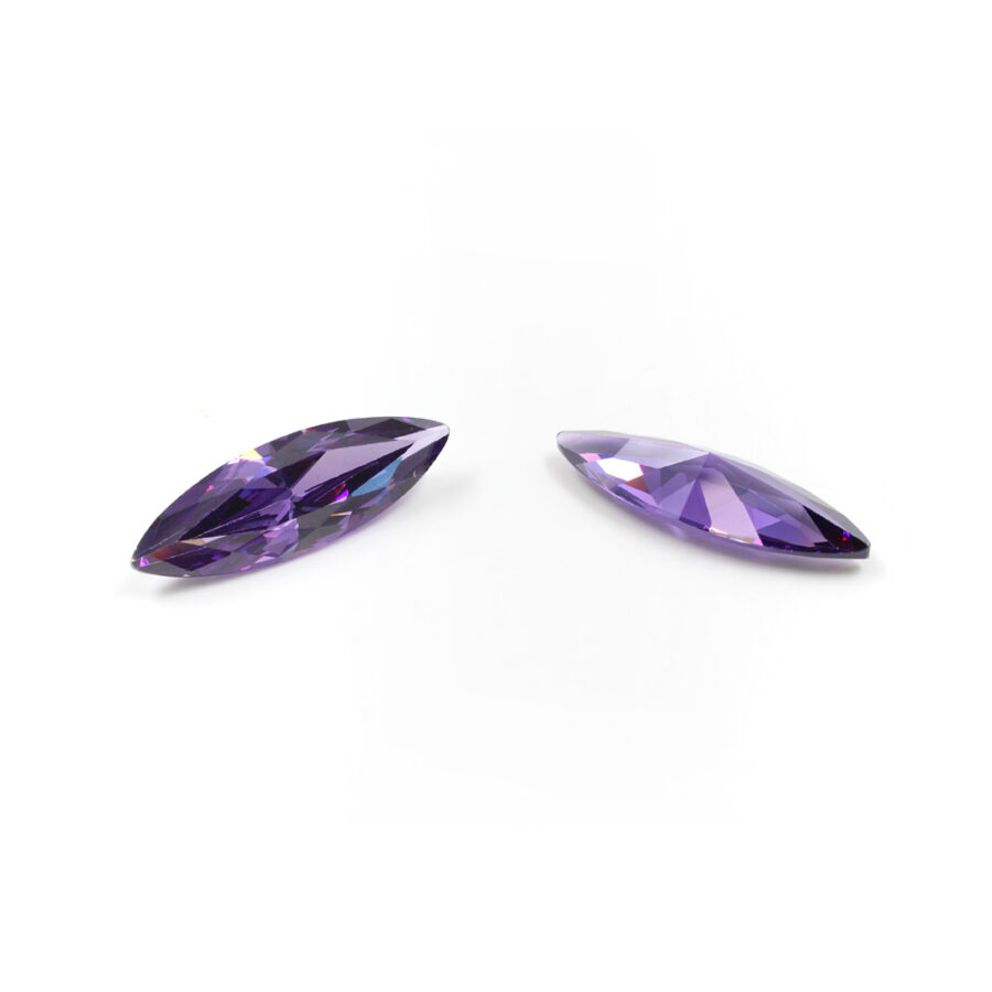 Zirconi viola taglio marquise 9x27mm <strong>[Buste da 5pz]</strong>