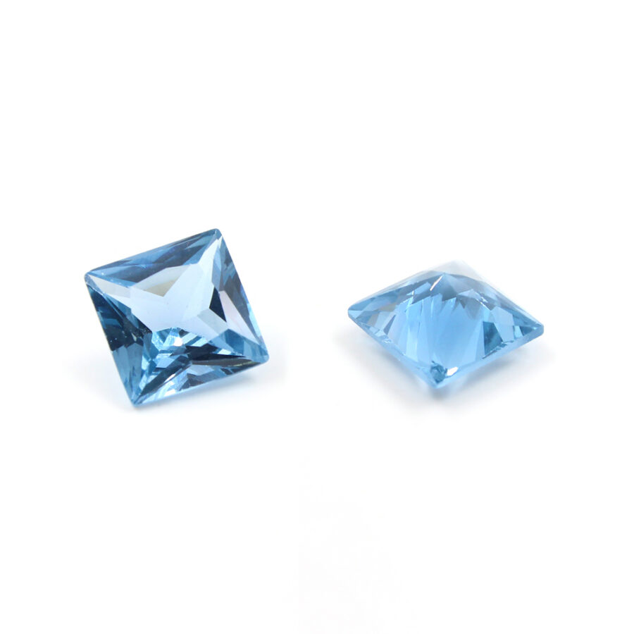 Buste di Zirconi azzurri taglio quadrato 5mm a 8mm