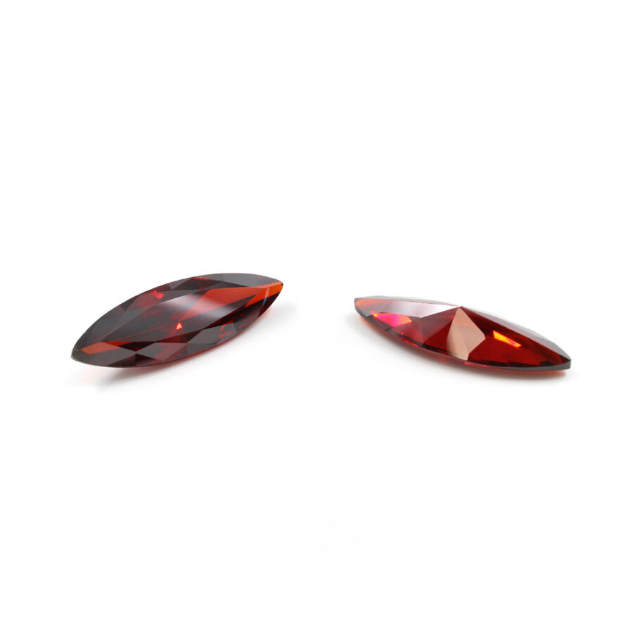 Zirconi granato taglio marquise 9x27mm <strong>[Buste da 5pz]</strong>