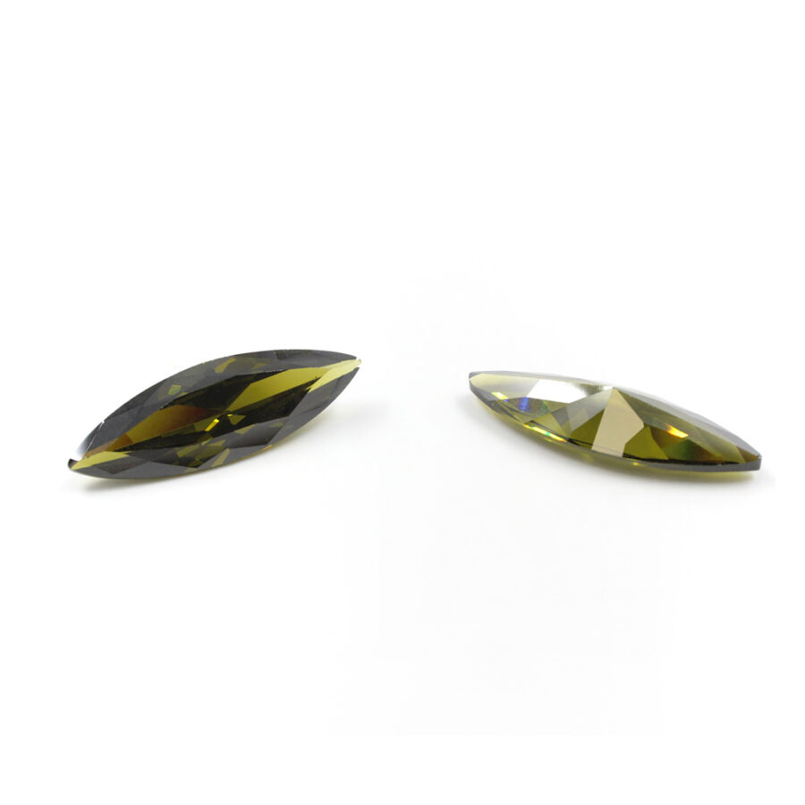 Zirconi verdi taglio marquise 9x27mm <strong>[Buste da 5pz]</strong>