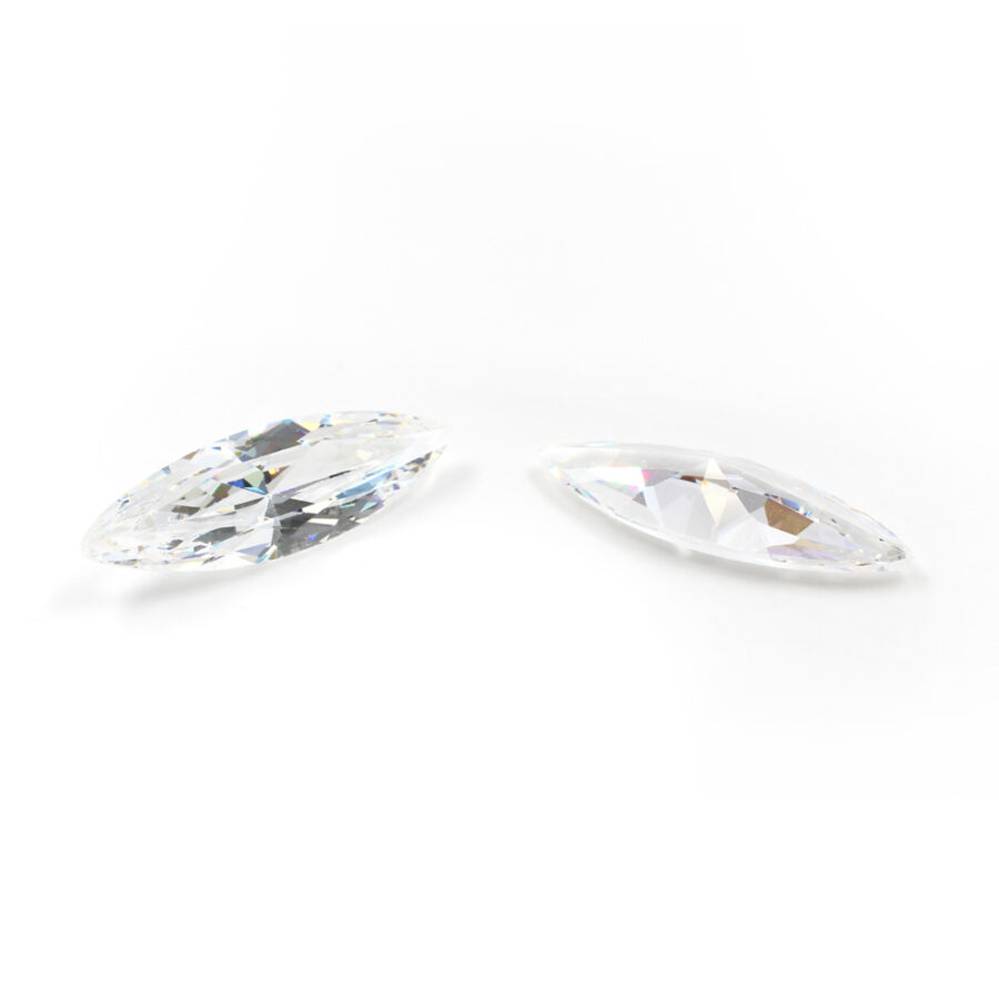 Zirconi bianchi taglio marquise 3x6mm <strong>[Buste da 10pz]</strong>