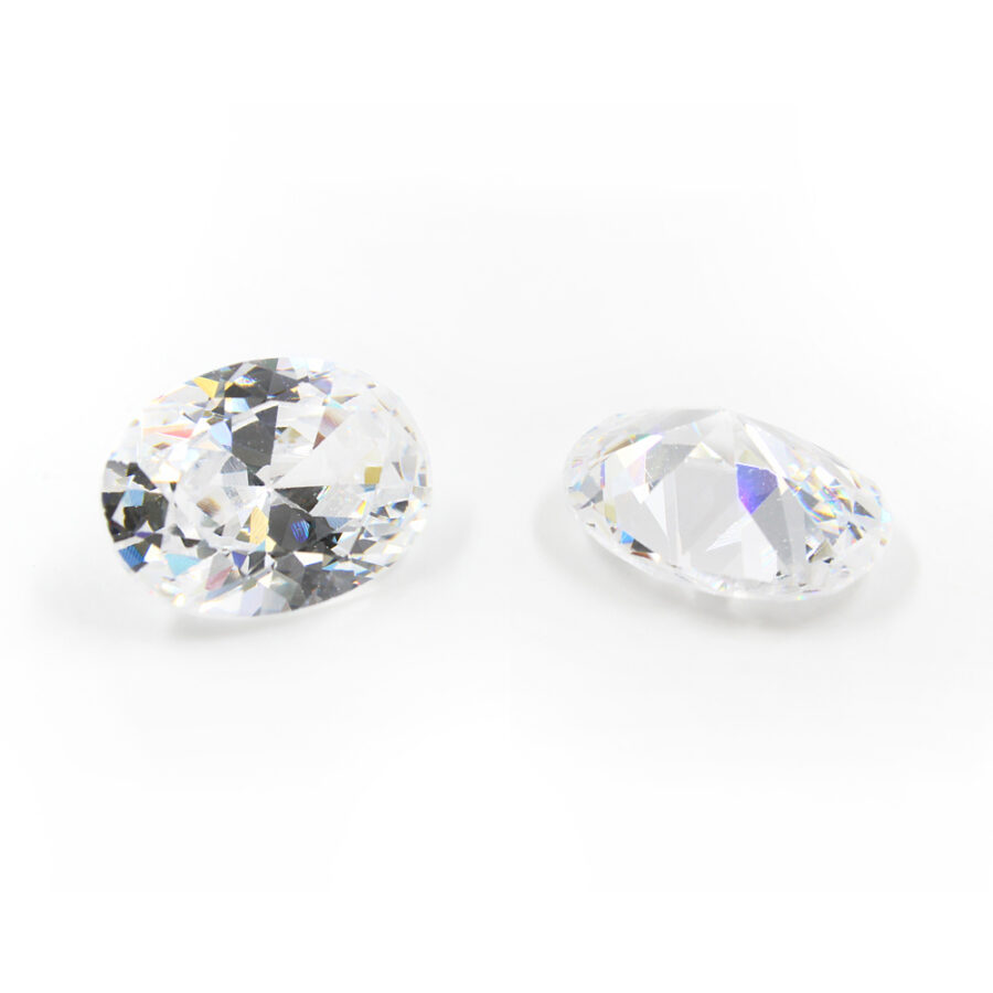 Buste di Zirconi bianchi taglio ovale 5x7mm a 12x16mm