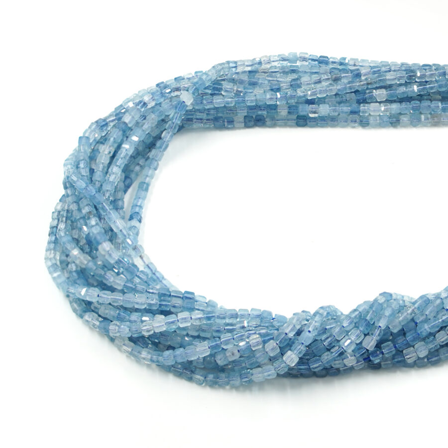 Acquamarina fili cubi sfaccettati 3mm