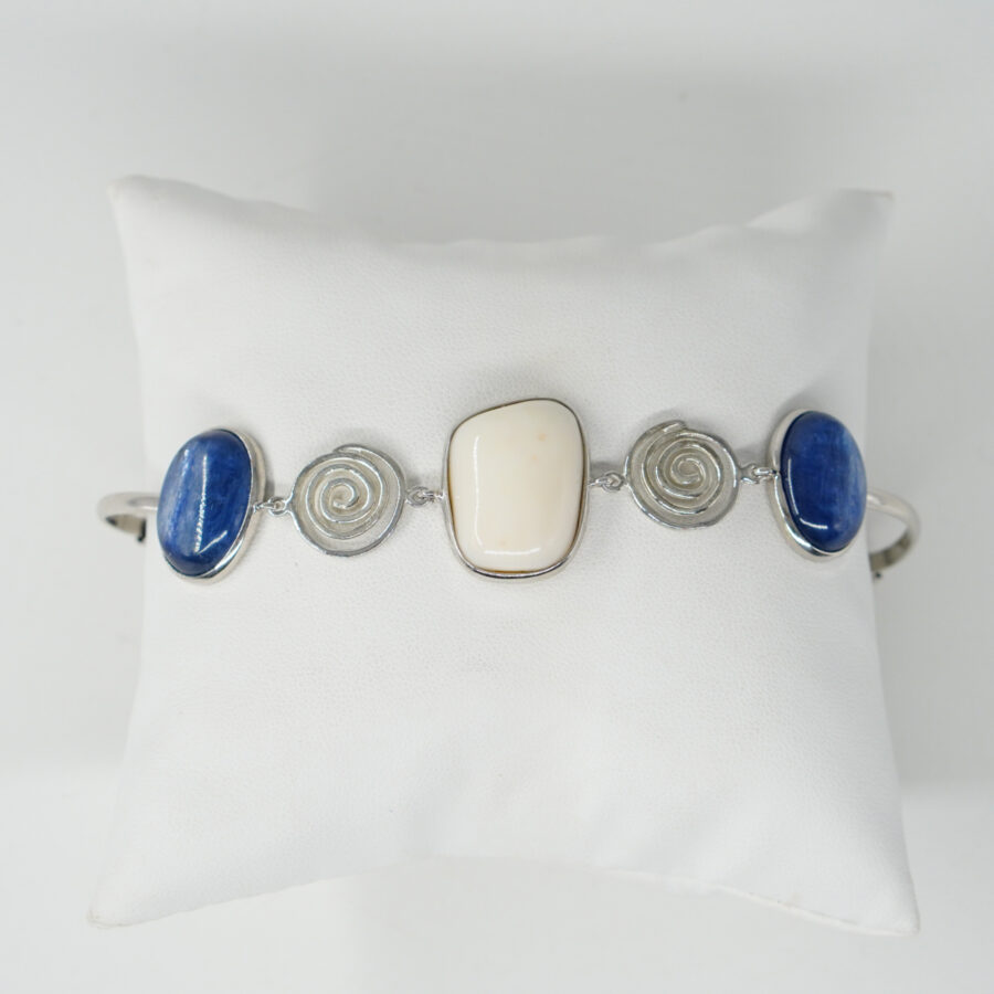 Bracciale in argento con corallo bianco, cianite - Rodiato