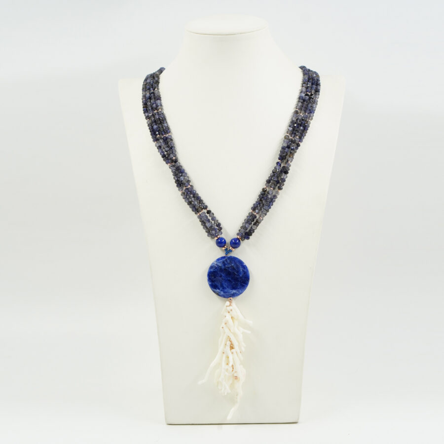 Collana Multifilo con iolite, lapis, sodalite, corallo bianco, chiusura in argento – Rosè