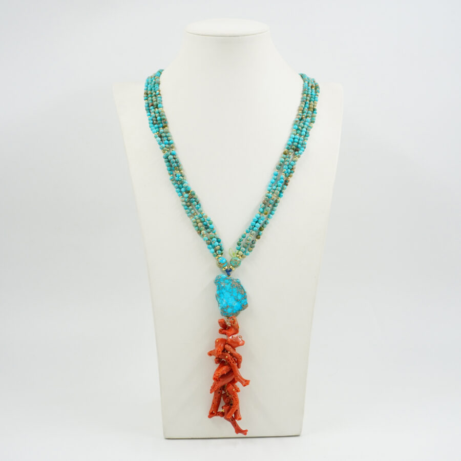 Collana Multifilo con diaspro imperiale azzurro, giada, corallo rosso, chiusura in argento – Dorato