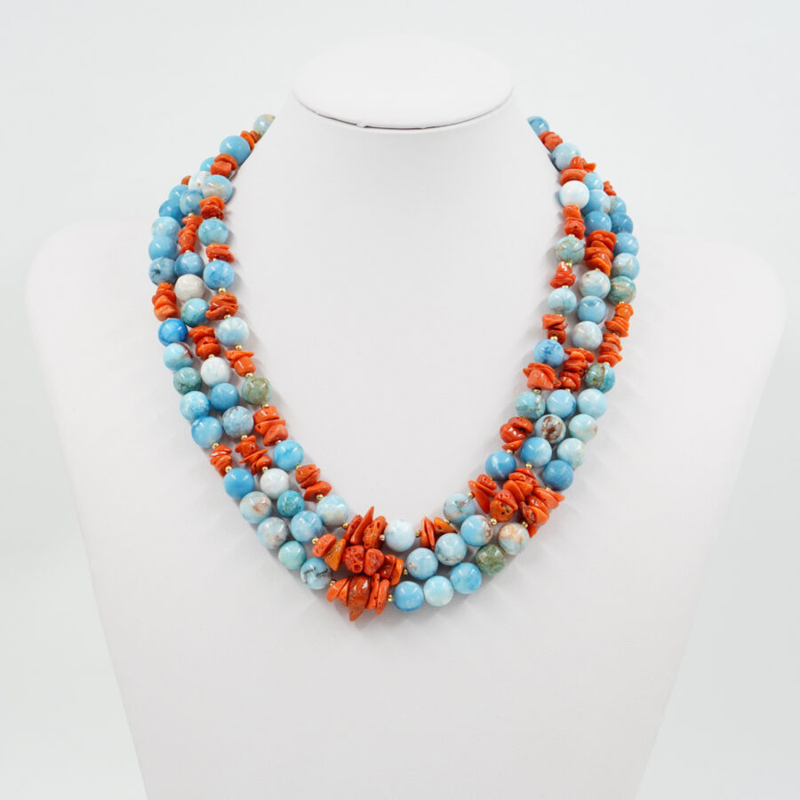 Collana Multifilo con larimar, corallo, ematite, chiusura in argento – Dorato