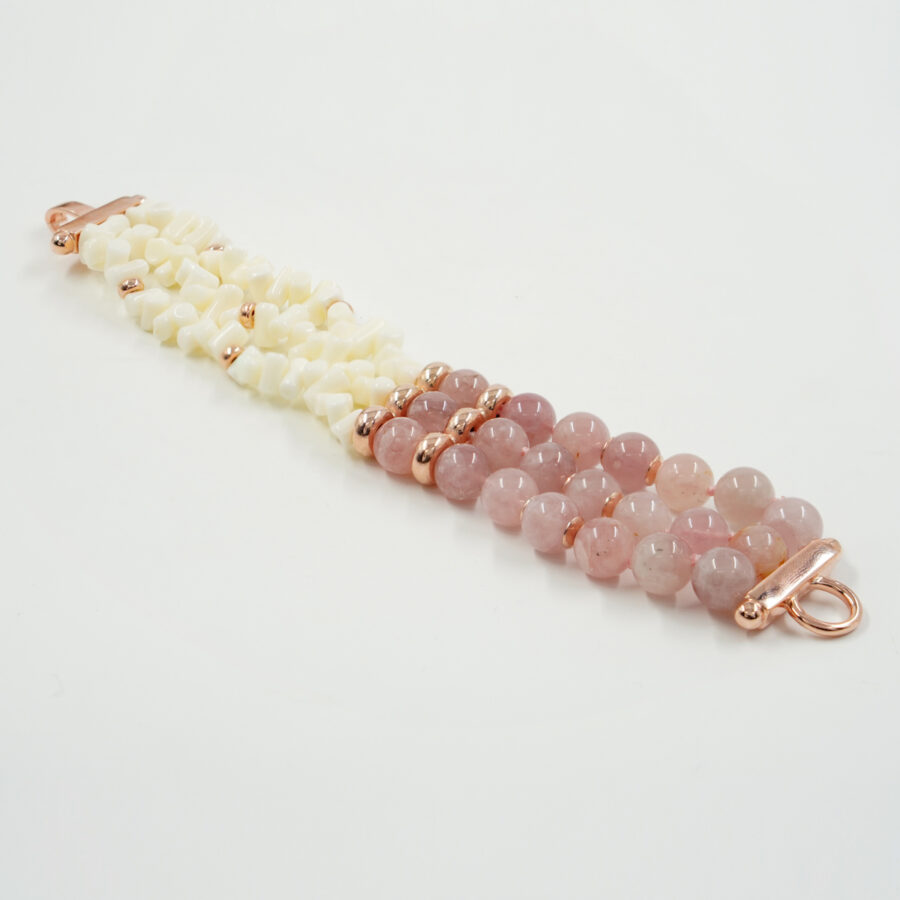 Bracciale Multifilo con corallo bianco, larimar, chiusura in argento – Rosè