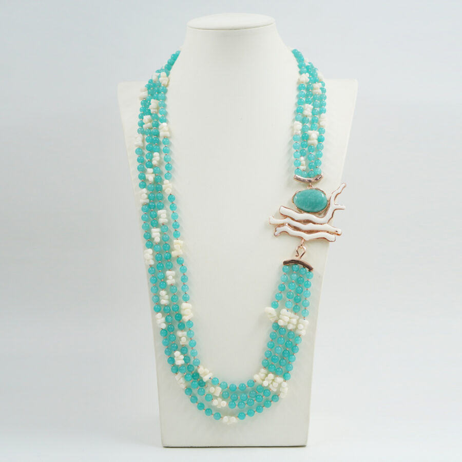 Collana Multifilo con amazzonite, corallo bianco, ematite, chiusura in argento montata con corallo bianco e amazzonite – Rosè