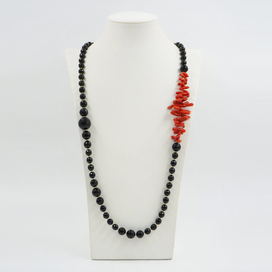 Collana con agata nera a gradazione, corallo, ematite, chiusura in argento – Dorato - immagine 2