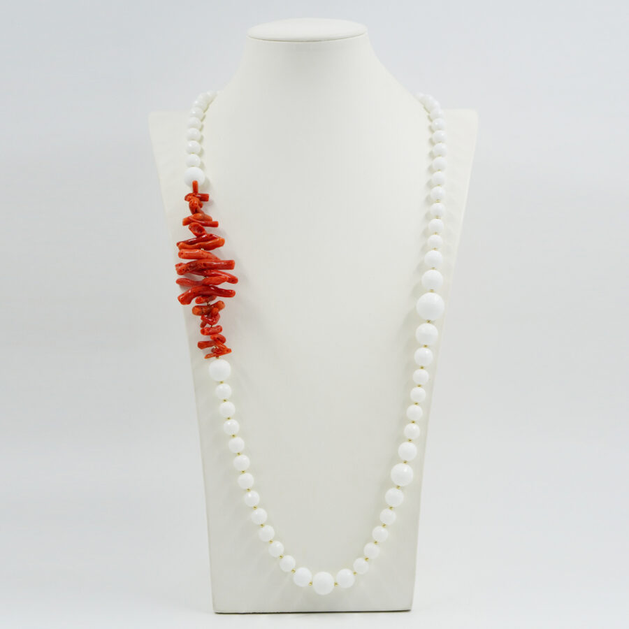 Collana con agata bianca a gradazione, corallo, ematite, chiusura in argento – Dorato - immagine 2