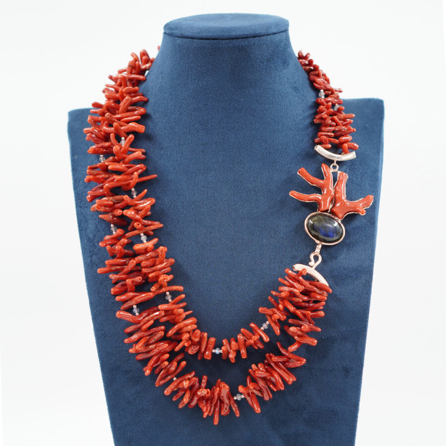 Collana Multifilo con corallo, labradorite, chiusura in argento montata con ramo di corallo e labradorite – Rosè