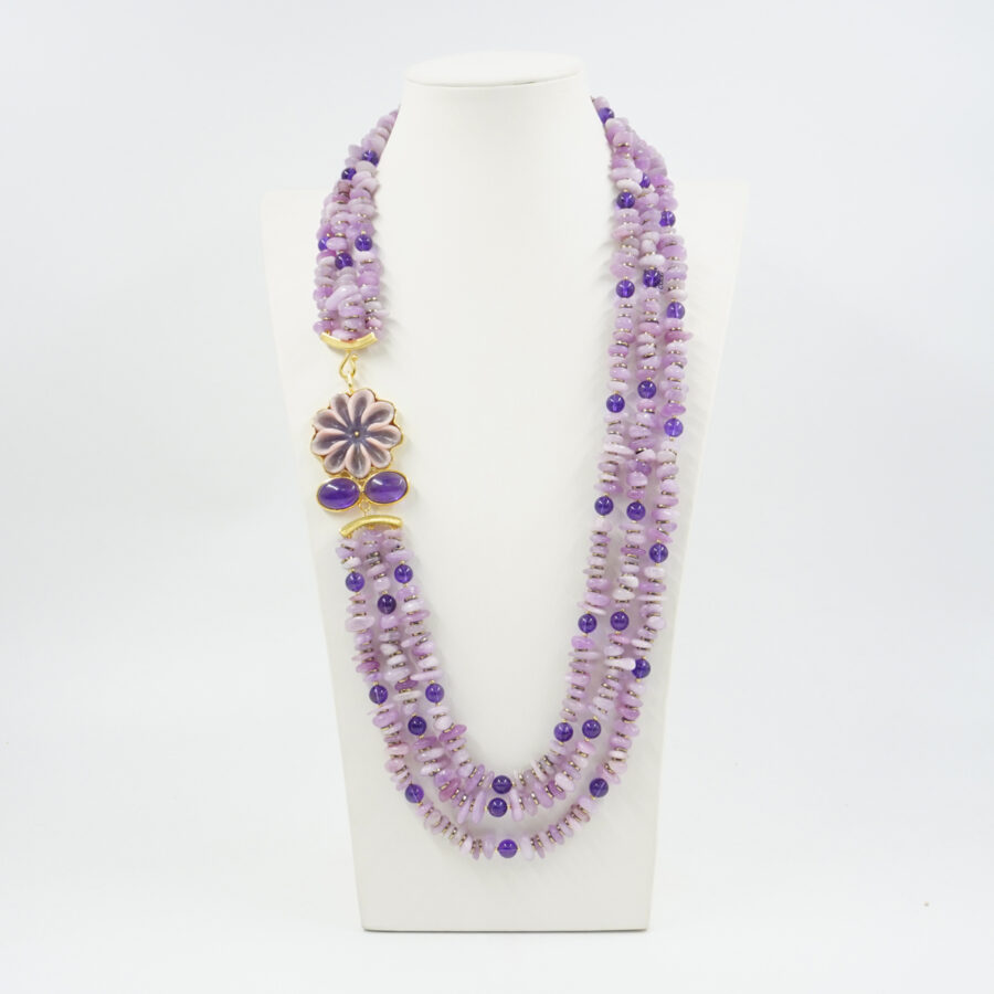 Collana Multifilo con Kunzite, ametista e chiusura in argento montata con fiore di pietra dura – Dorato