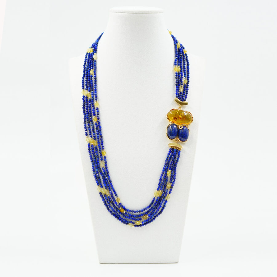 Collana Multifilo con lapis, opale gialle, emaitte, centrale in argento montato con ambra e lapis – Dorato