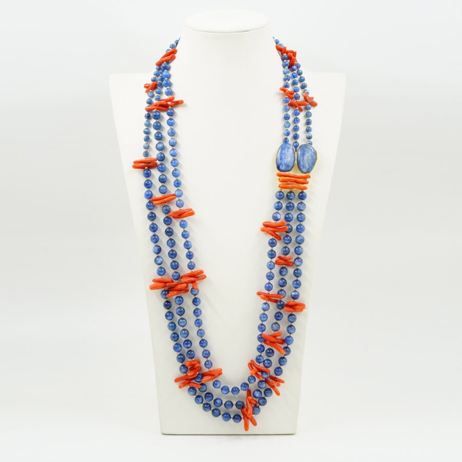 Collana Multifilo con corallo, cianite, ematite, centrale con corallo e cianite e chiusura in argento – Dorato