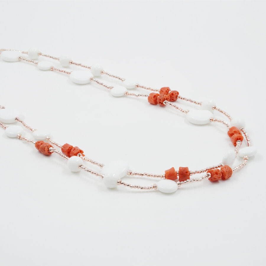 Collana Multifilo con agata bianca, corallo, ematite rosè