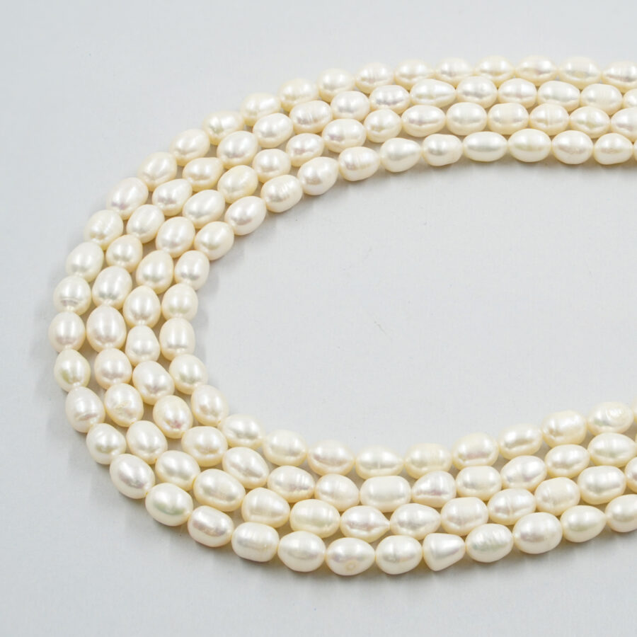 Perle d’Acqua Dolce  fili riso 6-7mm – <strong>Lunghezza filo 35cm</strong>
