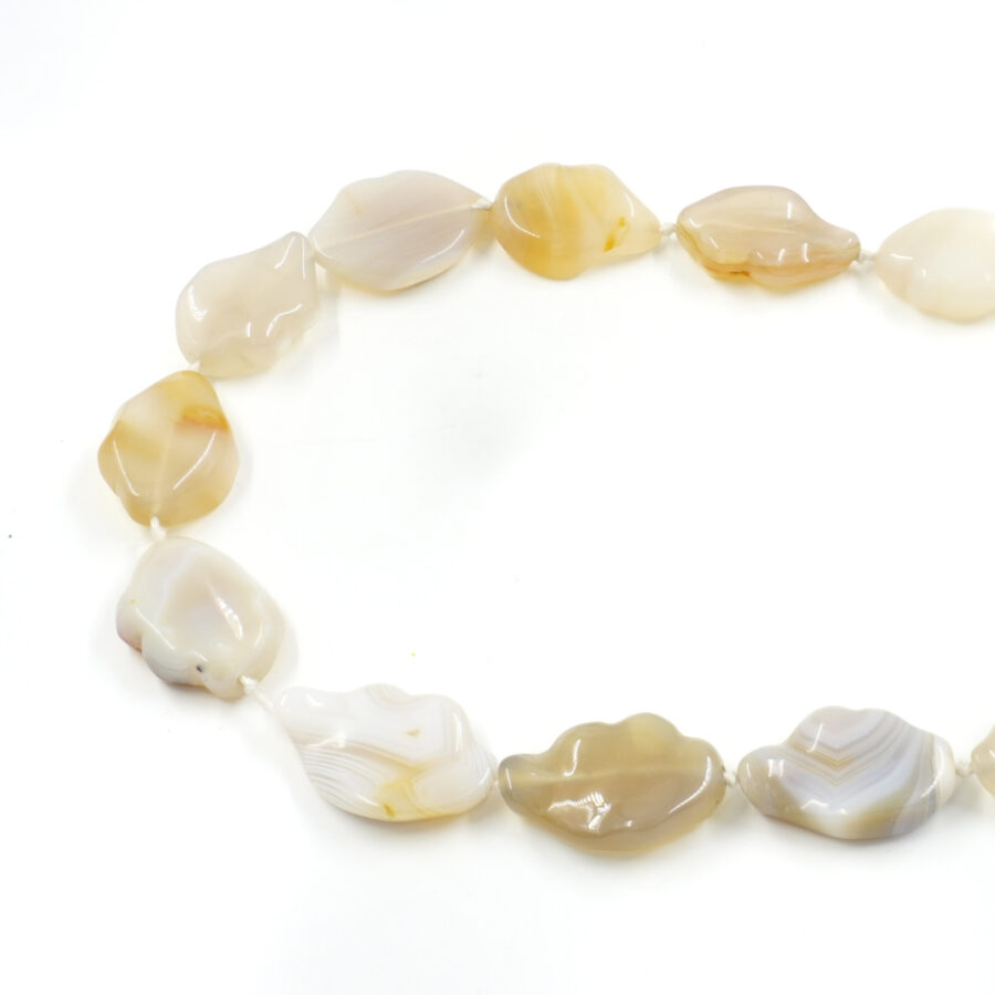 Agata naturale fili sassi piatti curvi ~30x20mm