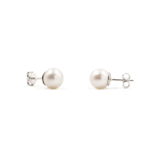 Orecchini Marchio Sumiko con perla d'acqua dolce 9mm con paletto in argento Rodiato