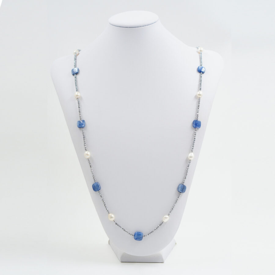 Collana con ematite, cianite, perla, chiusura in argento – Rodiato - immagine 2