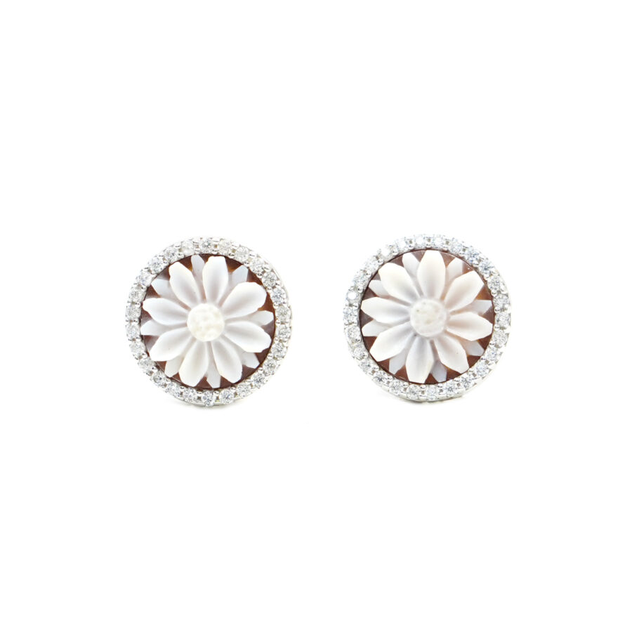 Orecchini in Argento cammeo tondo 12mm con fiore e zirconi bianchi – Rodiato