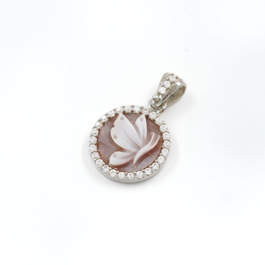Pendente in argento 925 cammeo tondo 12mm con farfalla e zirconi bianchi – Rodiato