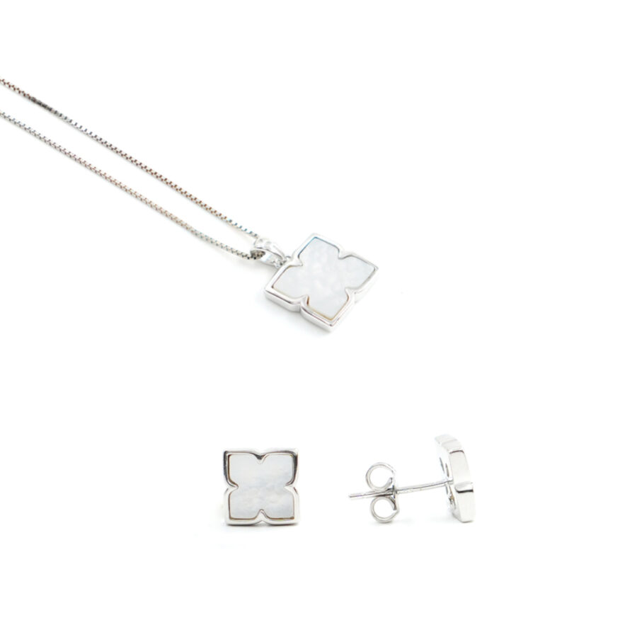 Orecchini e Collana in argento forma quadrifoglio con madreperla – Rodiato