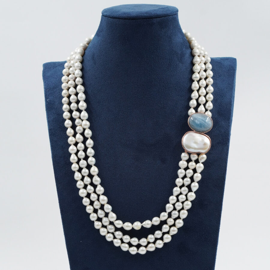 Collana Multifilo con perle e centrale con cabochon di acquamarina e perla barocca montato in argento – Rose'