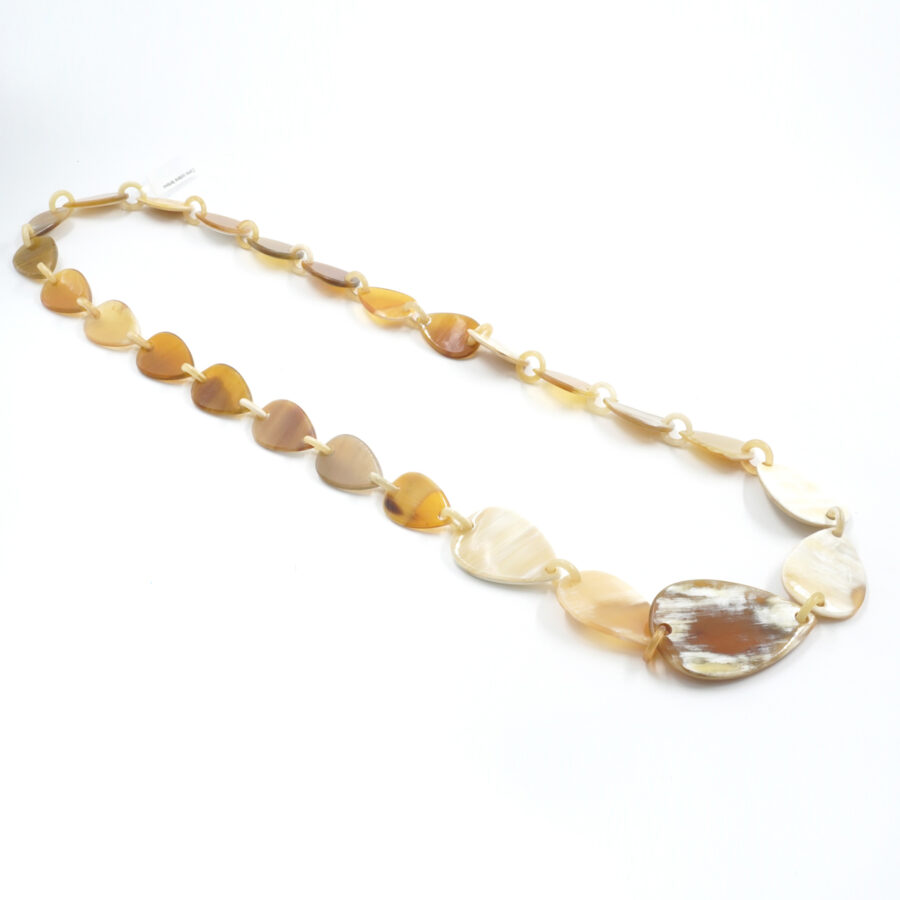 Collana di corno con elementi goccia beige - immagine 2