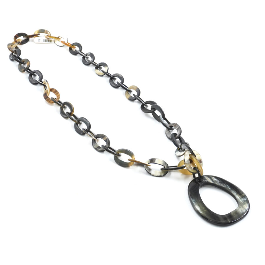 Collana di corno con elementi ovali bianchi e neri - immagine 2