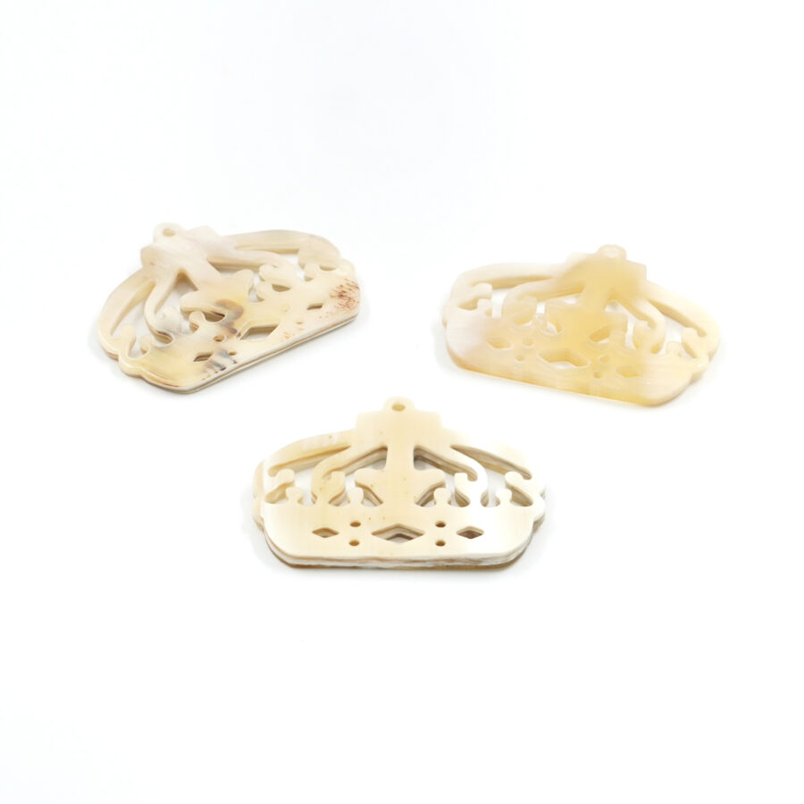 Separatore piatto in Corno forma Corona 30x40mm – Beige - immagine 3