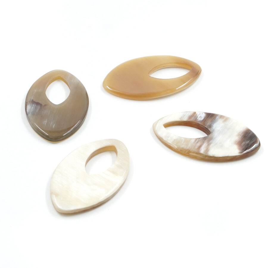 Creola in Corno forma Ovale 30x50mm – Beige