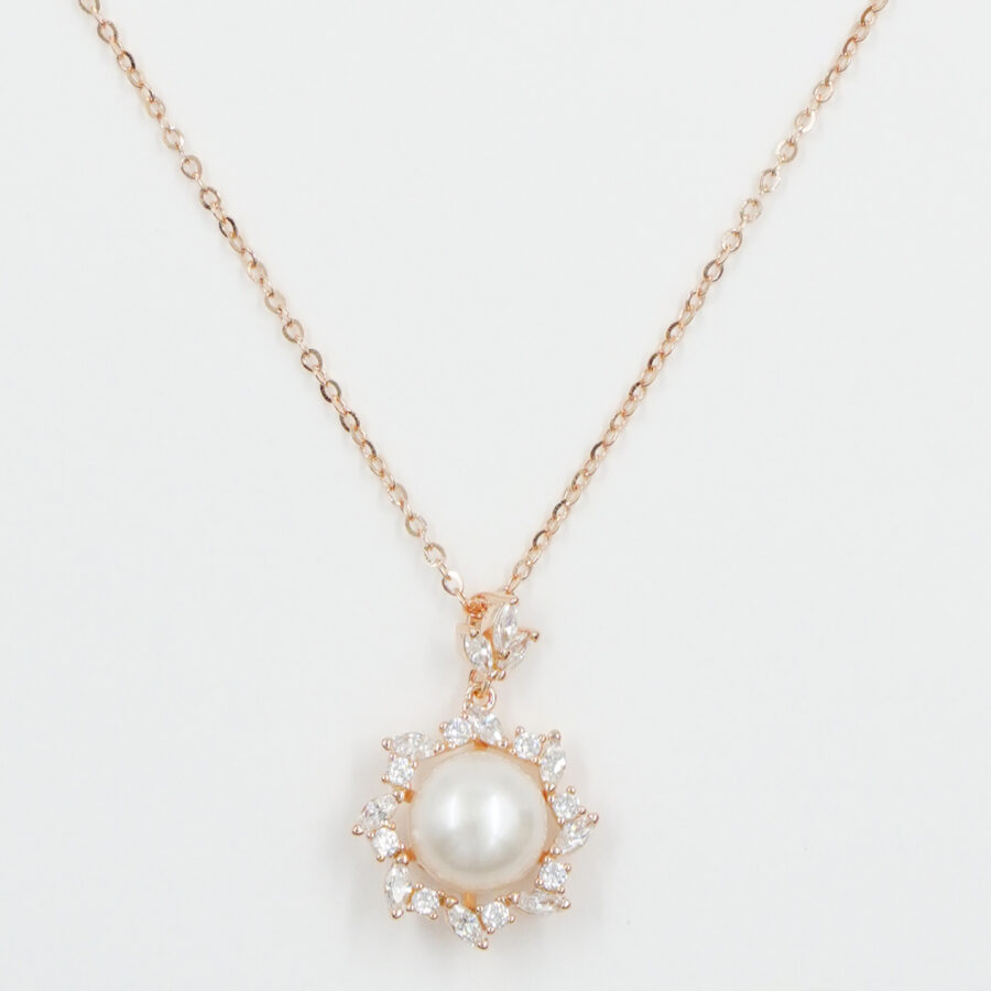 Collana in argento con ciondolo con perla e zirconi – Rosè
