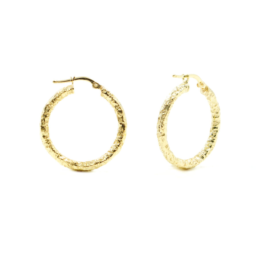 Orecchini cerchio martellato in argento a baionetta 26mm – Dorato