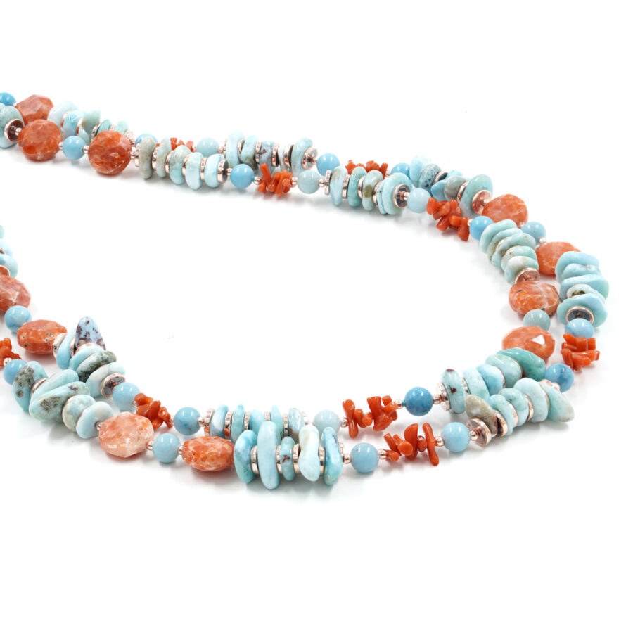 Collana Multifilo con chips di larimar, calcite arancio, corallo, ematite, chiusura in argento – Rosè