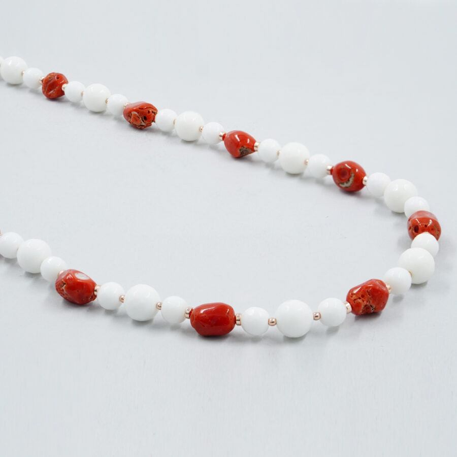 Collana con agata bianca, corallo, ematite, chiusura in argento – Rosè