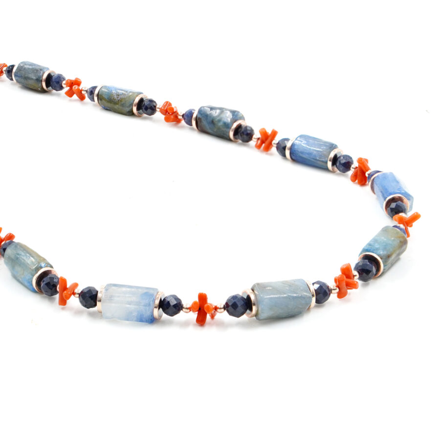 Collana con cianite, corallo, zaffiro, ematite, chiusura in argento – Rosè