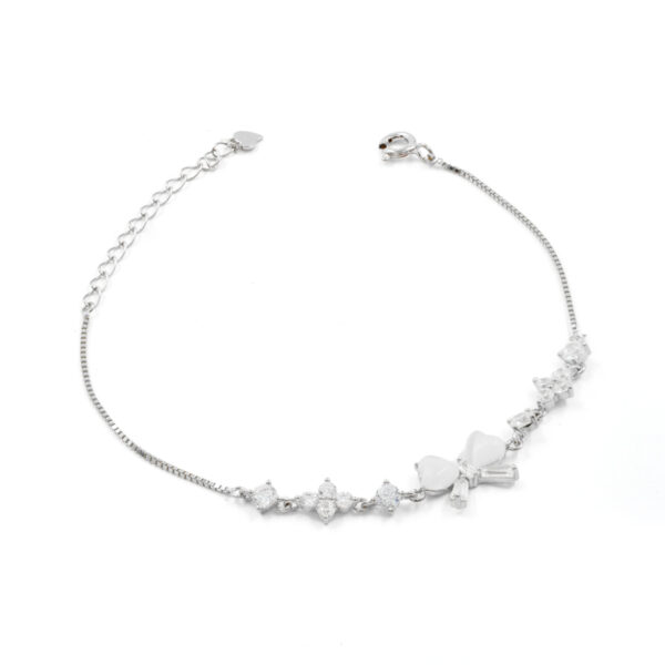 Bracciale in argento con fiocco e zirconi bianchi – Rodiato