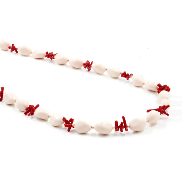 Collana con pasta di corallo rosa, corallo rosso, ematite, chiusura in argento – Rosè